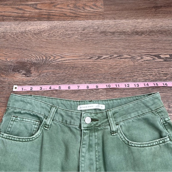 Altar’d State Distressed Ripped Green Women Jeans Size 28 Straight Leg - Picture 9 of 10